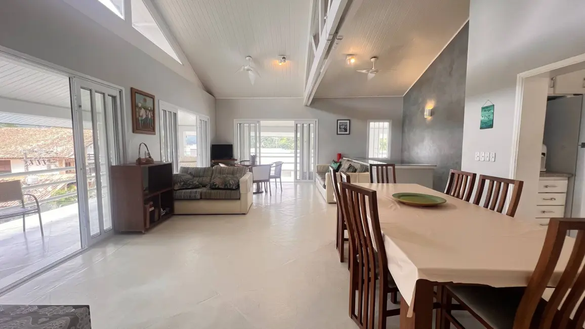 Foto 5 de Casa com 4 quartos à venda, 370m2 em Ubatuba - SP