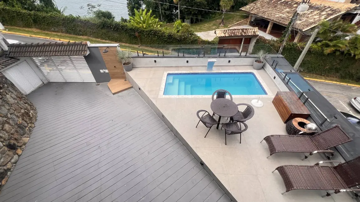 Foto 2 de Casa com 4 quartos à venda, 370m2 em Ubatuba - SP