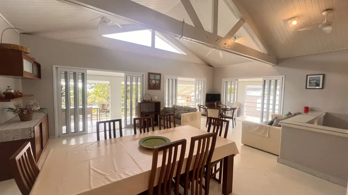 Foto 8 de Casa com 4 quartos à venda, 370m2 em Ubatuba - SP
