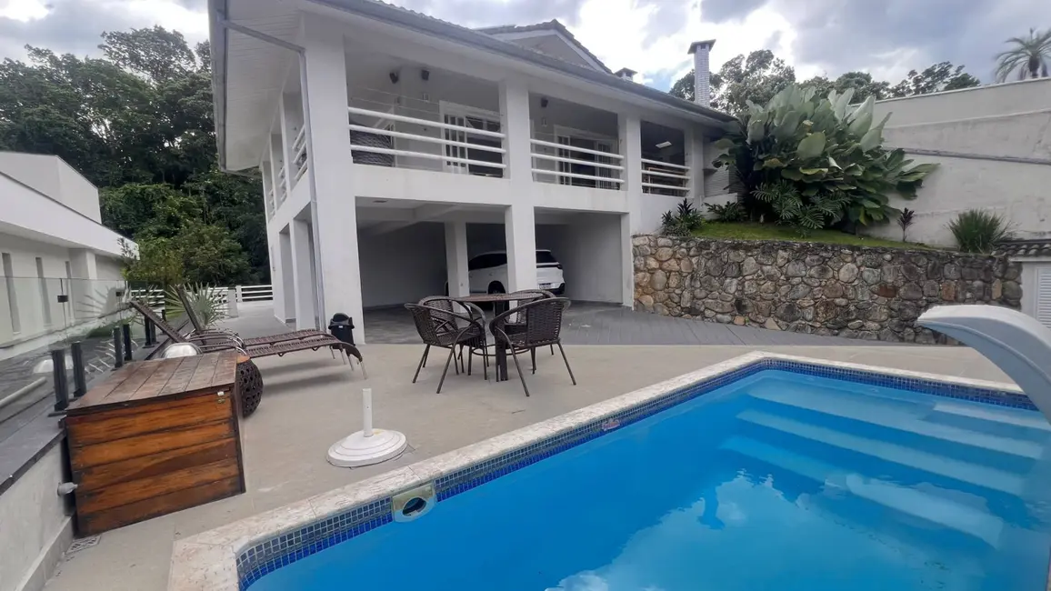 Foto 1 de Casa com 4 quartos à venda, 370m2 em Ubatuba - SP