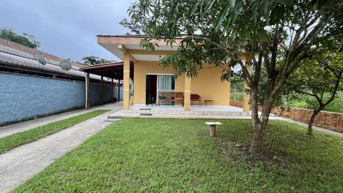 Foto 4 de Casa com 3 quartos à venda, 384m2 em Ubatuba - SP
