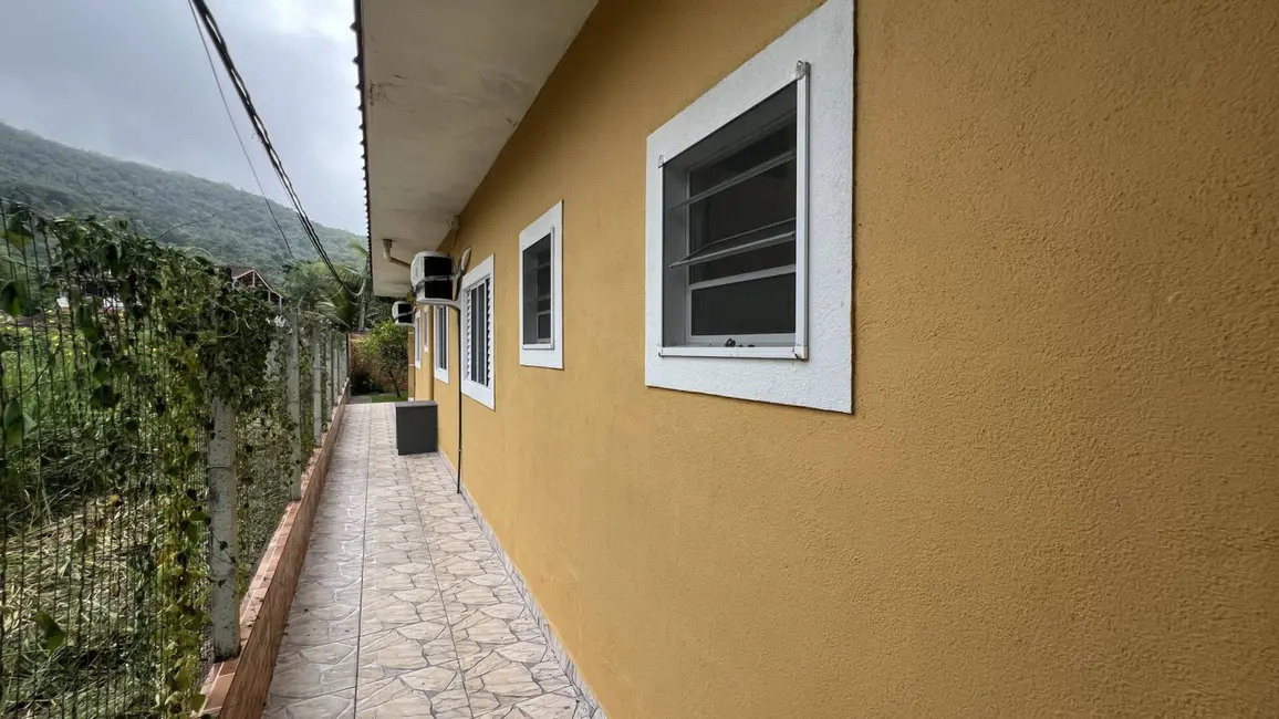 Foto 6 de Casa com 3 quartos à venda, 384m2 em Ubatuba - SP