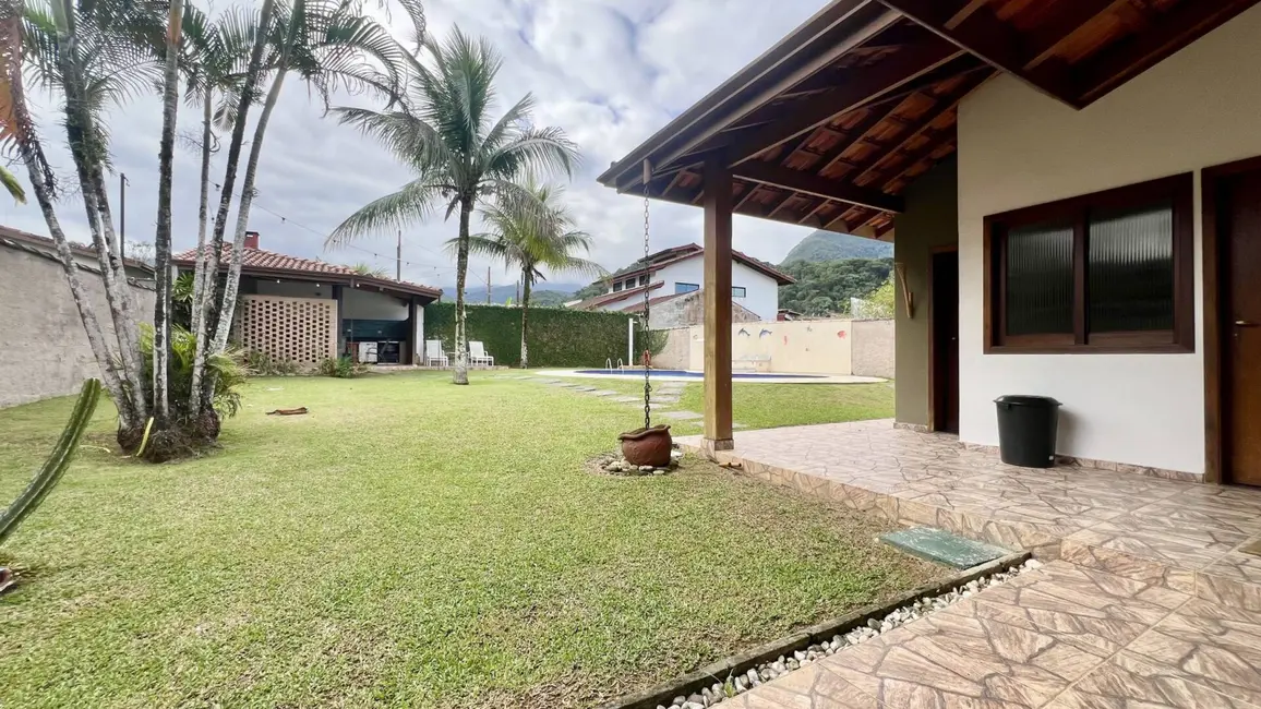 Foto 5 de Casa com 4 quartos à venda, 170m2 em Ubatuba - SP
