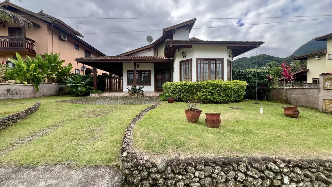 Foto 2 de Casa com 4 quartos à venda, 170m2 em Ubatuba - SP