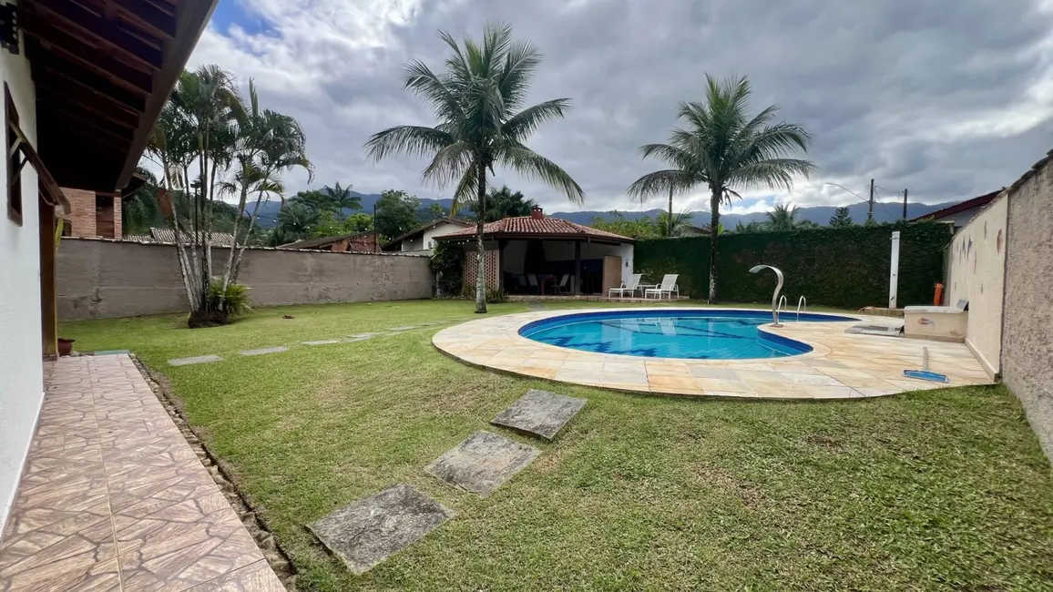 Foto 8 de Casa com 4 quartos à venda, 170m2 em Ubatuba - SP