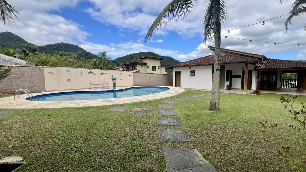 Foto 4 de Casa com 4 quartos à venda, 170m2 em Ubatuba - SP