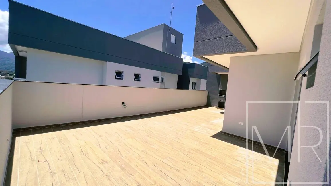 Foto 2 de Cobertura com 3 quartos para alugar, 140m2 em Centro, Ubatuba - SP