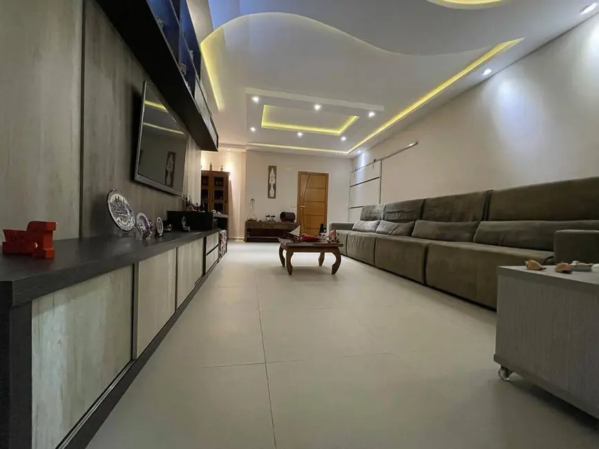 Foto 4 de Cobertura com 4 quartos para alugar, 306m2 em Centro, Ubatuba - SP