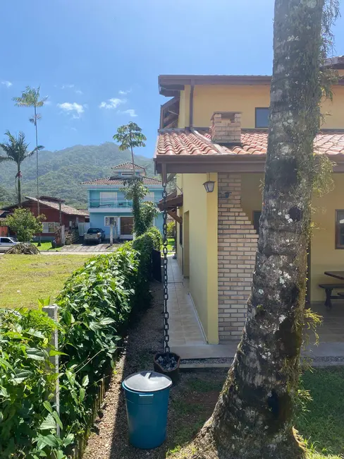 Foto 9 de Casa com 3 quartos à venda, 360m2 em Ubatuba - SP