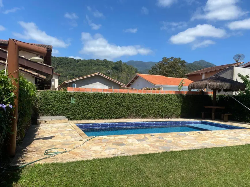 Foto 7 de Casa com 3 quartos à venda, 360m2 em Ubatuba - SP