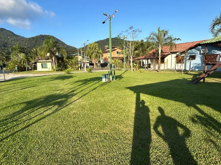 Foto 8 de Casa com 3 quartos à venda, 360m2 em Ubatuba - SP