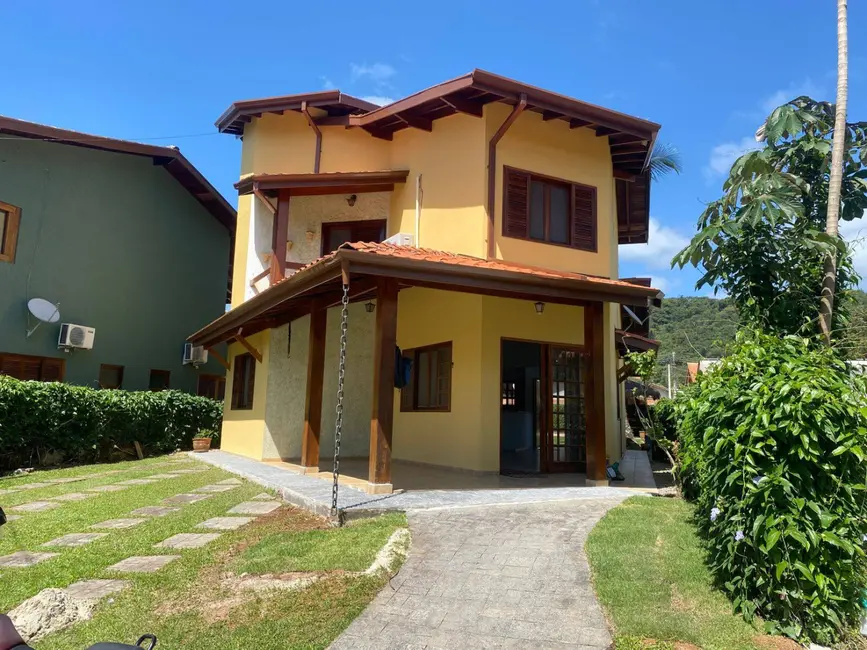 Foto 2 de Casa com 3 quartos à venda, 360m2 em Ubatuba - SP