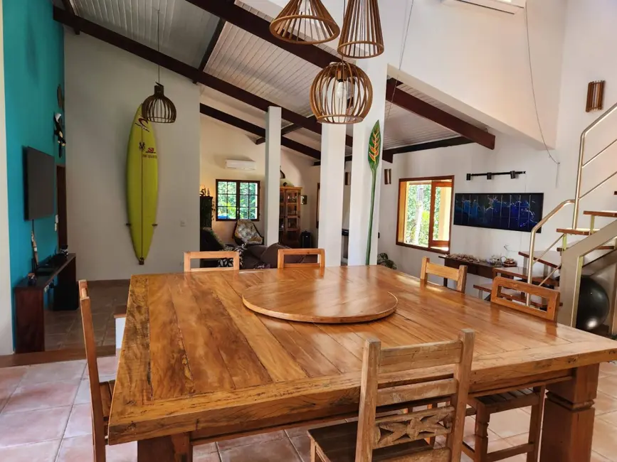 Casa com 4 quartos à venda, 813m2 em Ubatuba - SP - imagem 8 Foto 8 de Casa com 4 quartos à venda, 813m2 em Ubatuba - SP