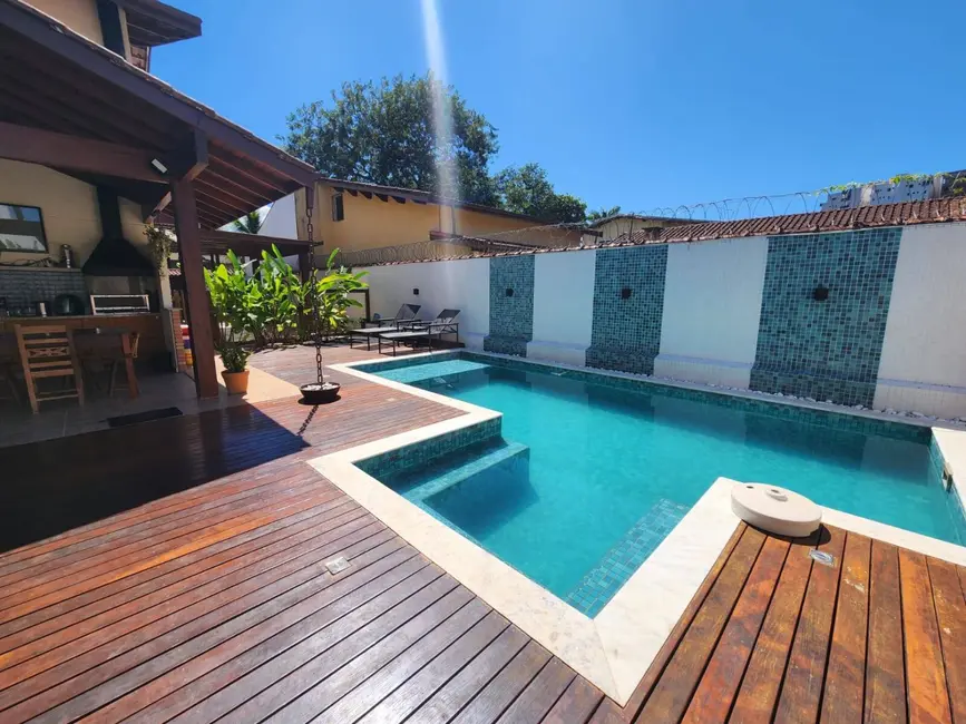 Casa com 4 quartos à venda, 813m2 em Ubatuba - SP - imagem 2 Foto 2 de Casa com 4 quartos à venda, 813m2 em Ubatuba - SP