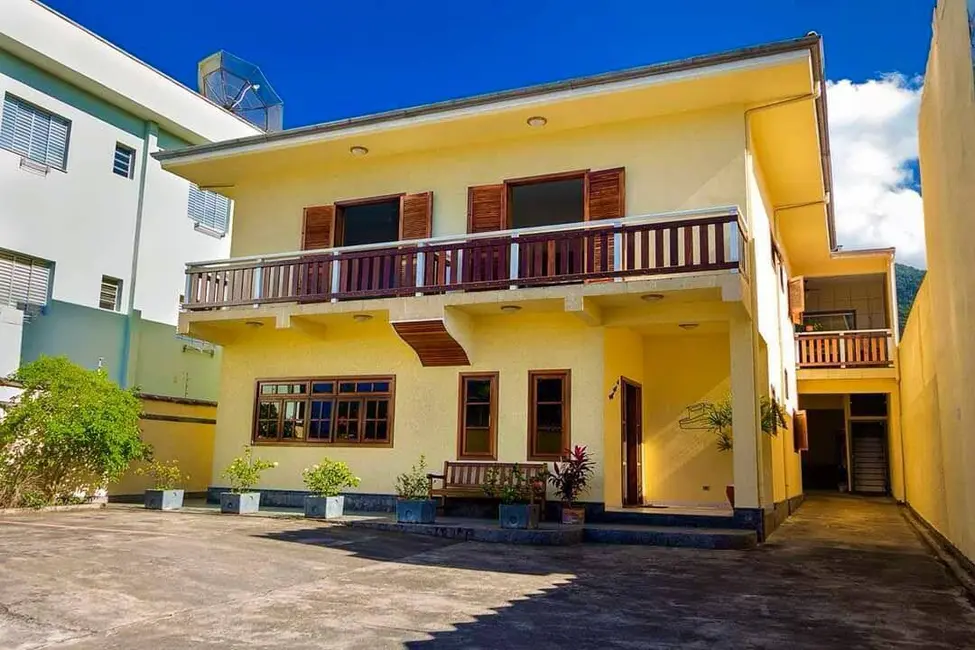 Foto 1 de Casa com 8 quartos à venda, 430m2 em Ubatuba - SP