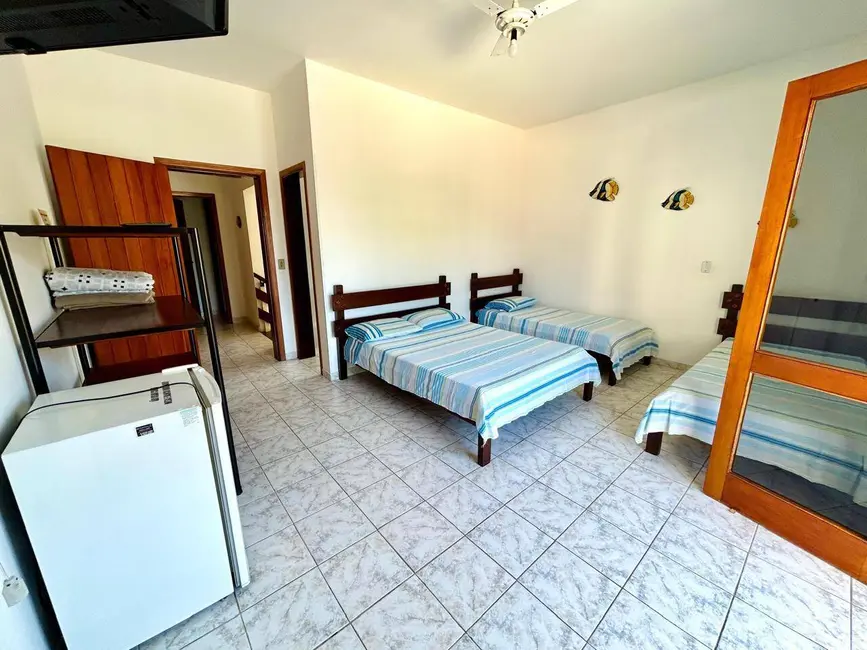 Foto 9 de Casa com 8 quartos à venda, 430m2 em Ubatuba - SP