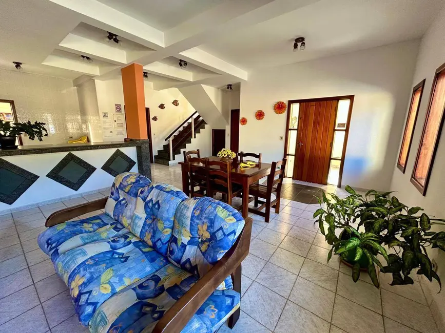 Foto 6 de Casa com 8 quartos à venda, 430m2 em Ubatuba - SP