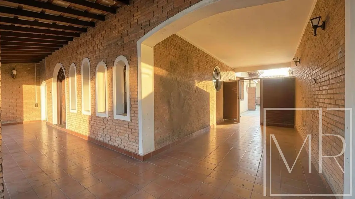 Foto 2 de Casa com 4 quartos à venda e para alugar, 330m2 em Ubatuba - SP