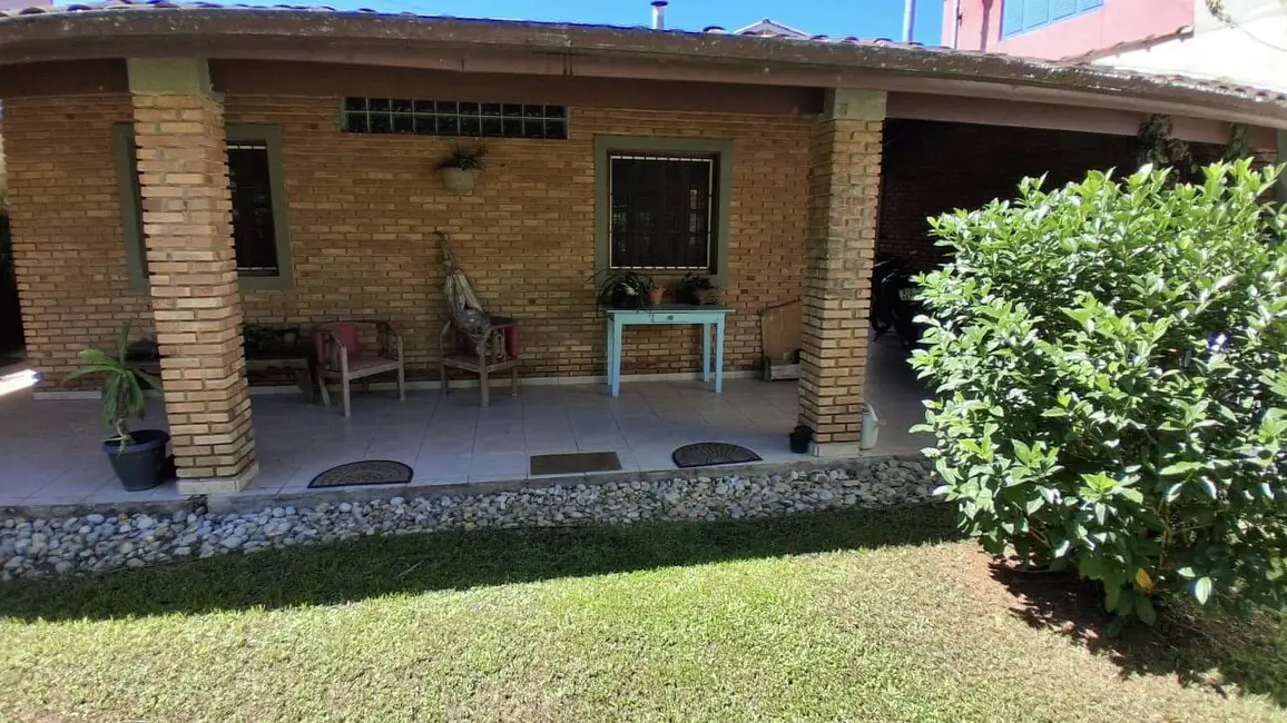 Foto 2 de Casa com 3 quartos à venda, 324m2 em Ubatuba - SP
