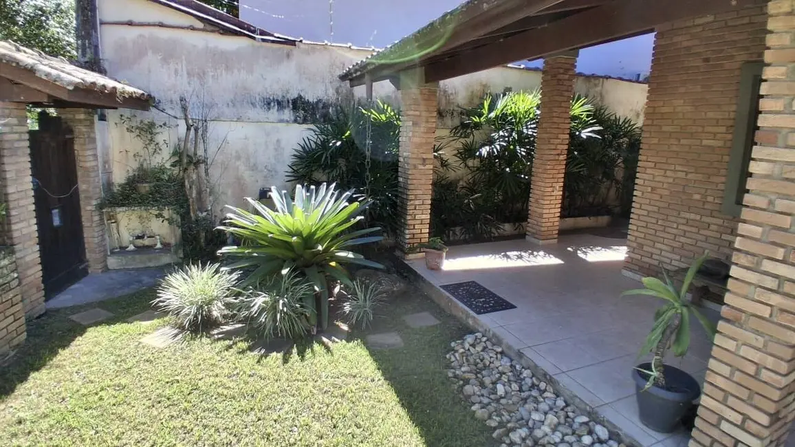 Foto 8 de Casa com 3 quartos à venda, 324m2 em Ubatuba - SP