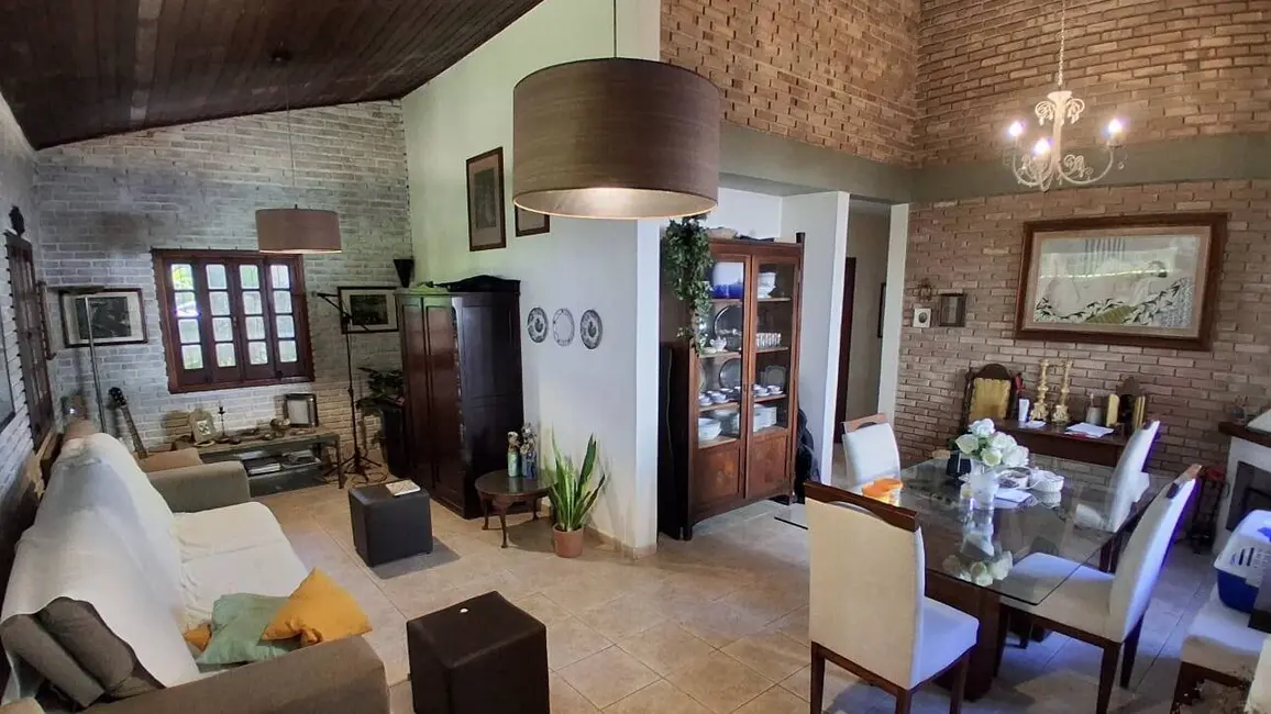 Foto 1 de Casa com 3 quartos à venda, 324m2 em Ubatuba - SP