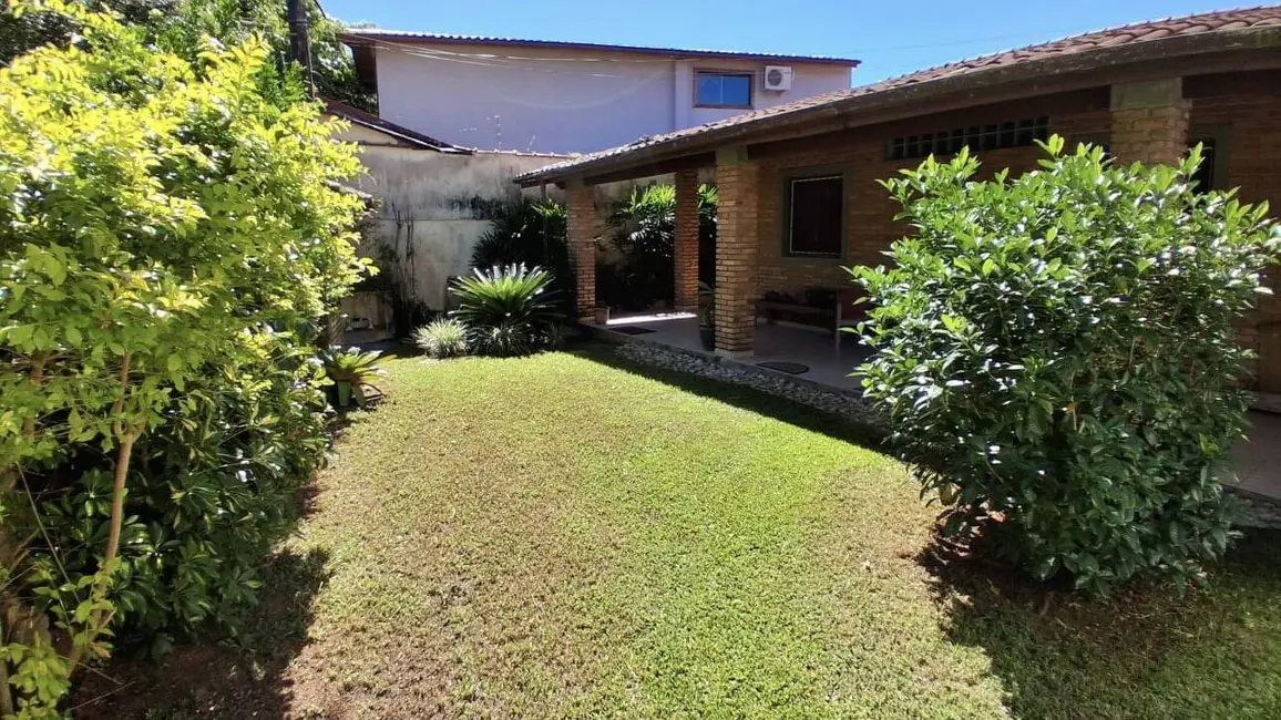 Foto 6 de Casa com 3 quartos à venda, 324m2 em Ubatuba - SP