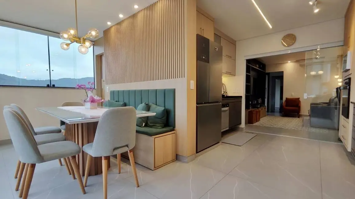 Foto 2 de Apartamento com 3 quartos à venda, 113m2 em Centro, Ubatuba - SP