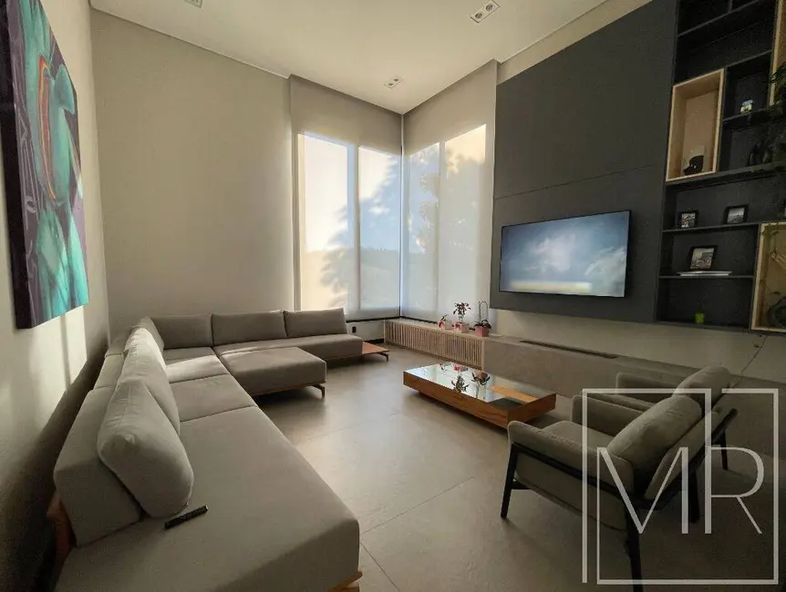 Foto 4 de Casa com 3 quartos à venda, 793m2 em Atibaia - SP