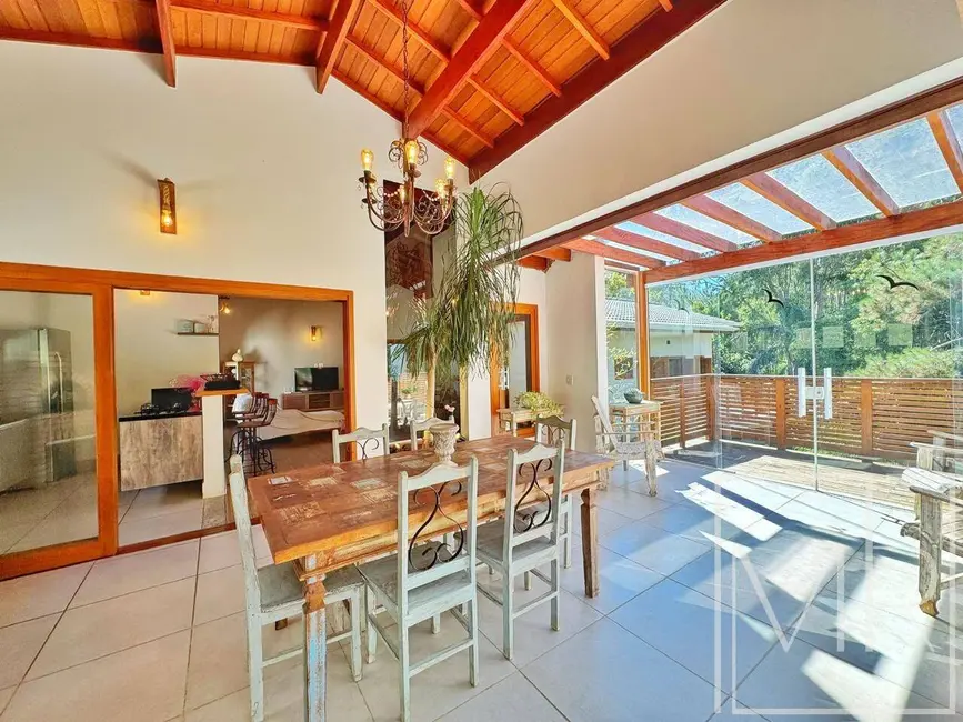 Casa com 3 quartos à venda e para alugar, 1069m2 em Atibaia - SP - imagem 3 Foto 3 de Casa com 3 quartos à venda e para alugar, 1069m2 em Atibaia - SP
