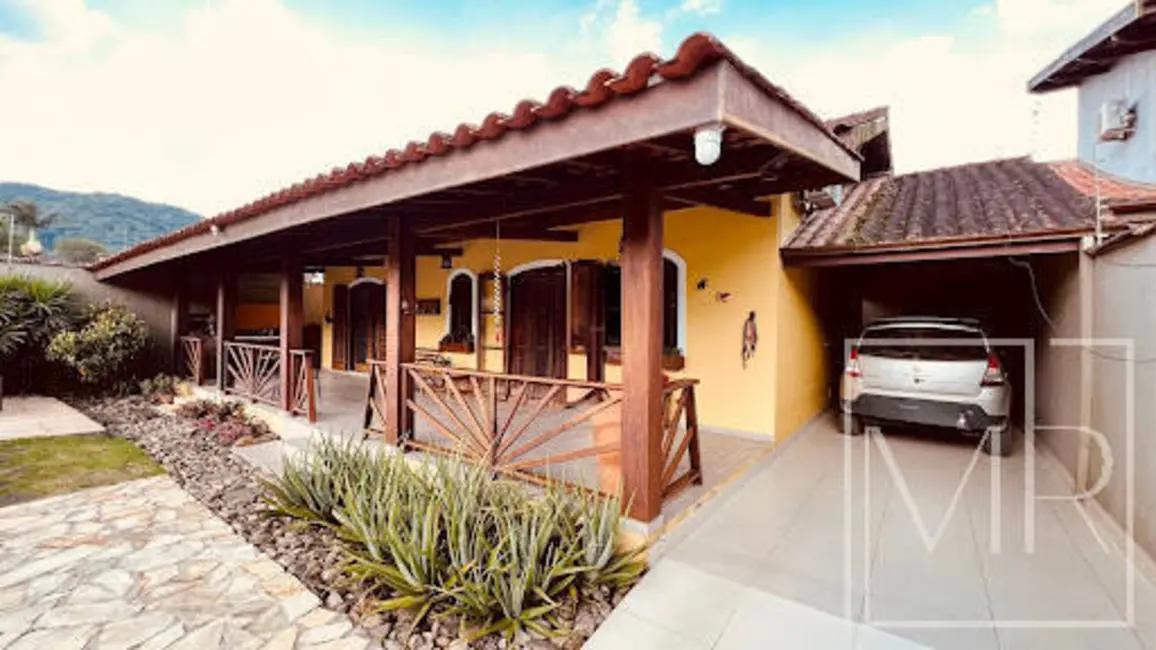 Foto 1 de Casa com 3 quartos à venda, 360m2 em Ubatuba - SP