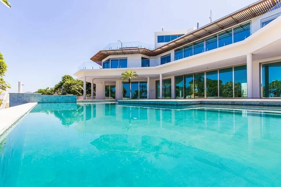 Foto 9 de Casa com 10 quartos à venda, 2205m2 em Ubatuba - SP