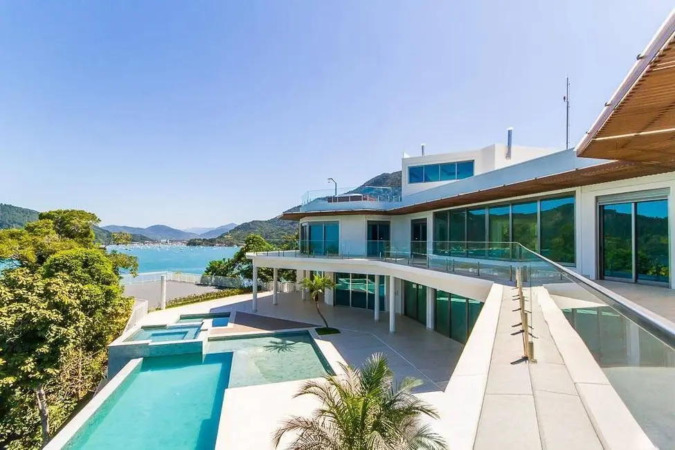Foto 3 de Casa com 10 quartos à venda, 2205m2 em Ubatuba - SP