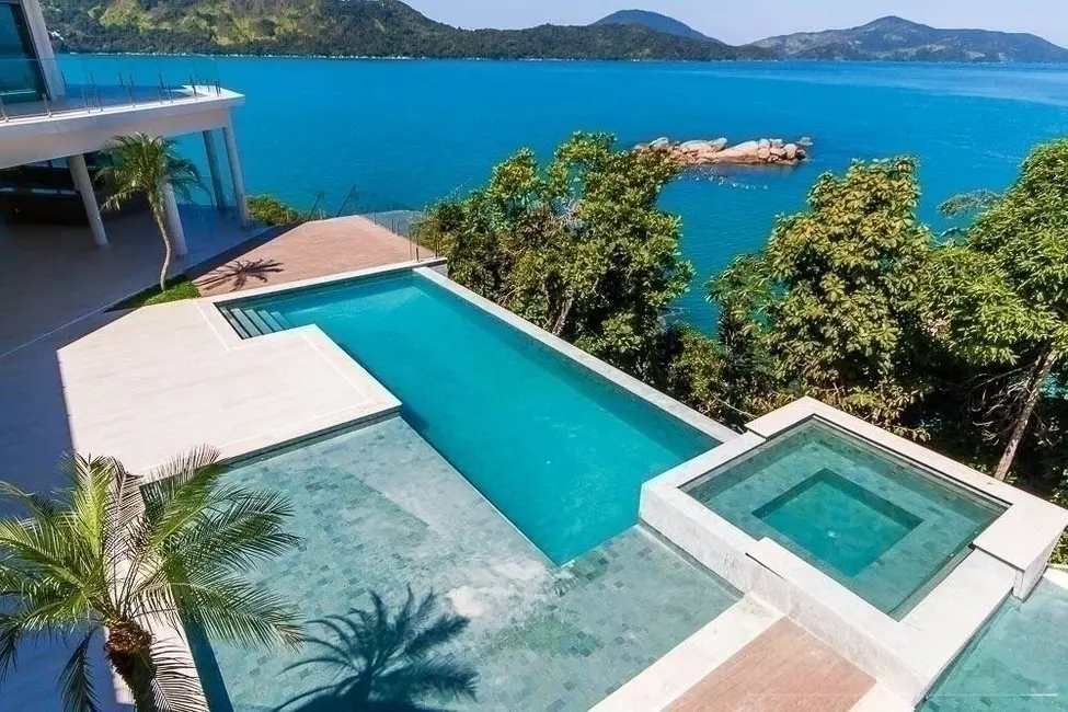 Foto 4 de Casa com 10 quartos à venda, 2205m2 em Ubatuba - SP