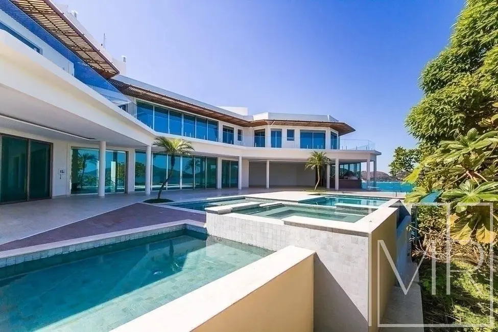 Casa com 10 quartos para alugar, 2205m2 em Ubatuba - SP - imagem 2 Foto 2 de Casa com 10 quartos para alugar, 2205m2 em Ubatuba - SP