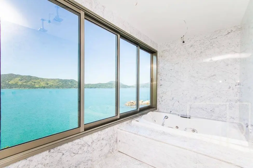 Casa com 10 quartos para alugar, 2205m2 em Ubatuba - SP - imagem 9 Foto 9 de Casa com 10 quartos para alugar, 2205m2 em Ubatuba - SP