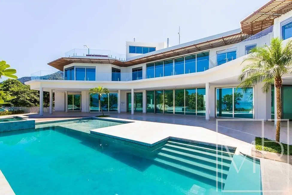 Casa com 10 quartos para alugar, 2205m2 em Ubatuba - SP - imagem 1 Foto 1 de Casa com 10 quartos para alugar, 2205m2 em Ubatuba - SP