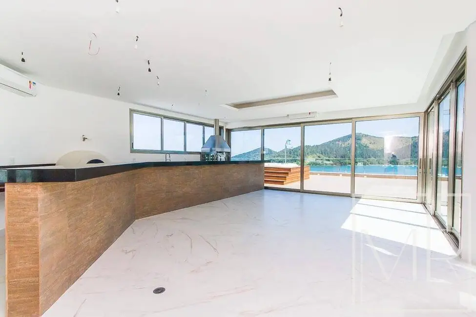 Casa com 10 quartos para alugar, 2205m2 em Ubatuba - SP - imagem 6 Foto 6 de Casa com 10 quartos para alugar, 2205m2 em Ubatuba - SP
