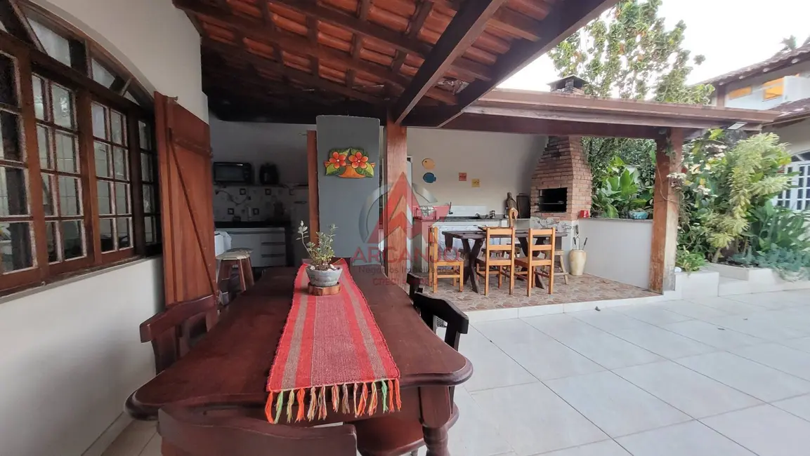 Foto 1 de Casa com 6 quartos à venda, 440m2 em Ubatuba - SP