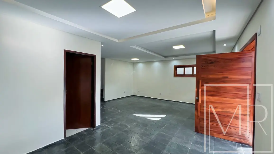 Casa com 4 quartos à venda, 300m2 em Ubatuba - SP - imagem 2 Foto 2 de Casa com 4 quartos à venda, 300m2 em Ubatuba - SP