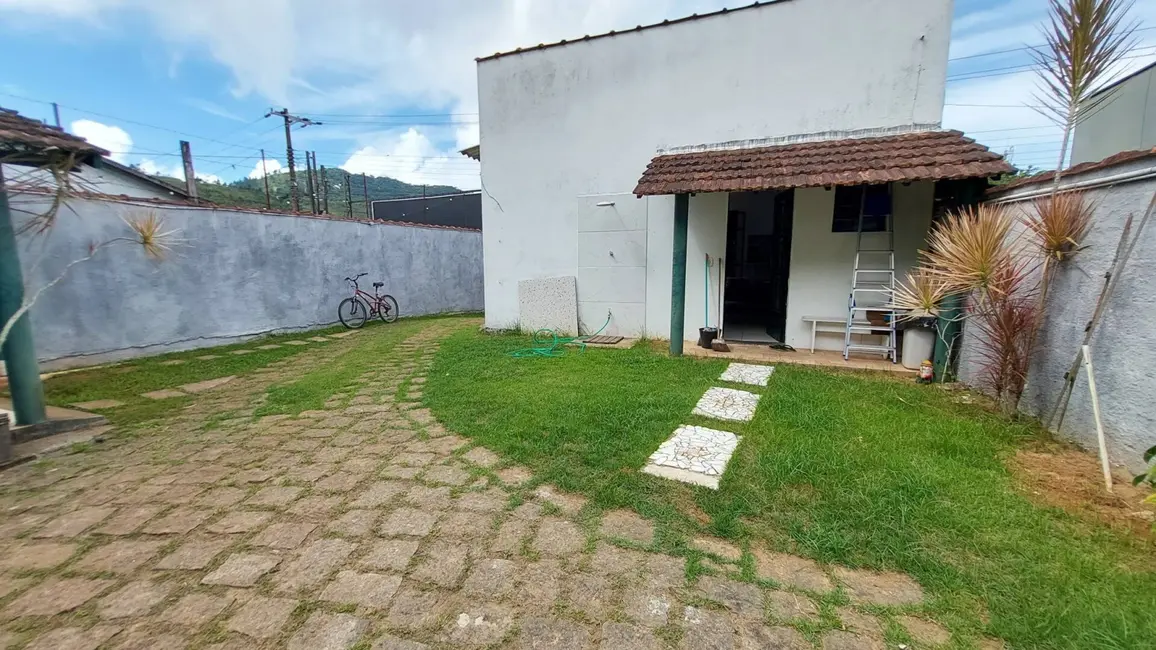 Foto 3 de Casa com 4 quartos à venda, 215m2 em Ubatuba - SP