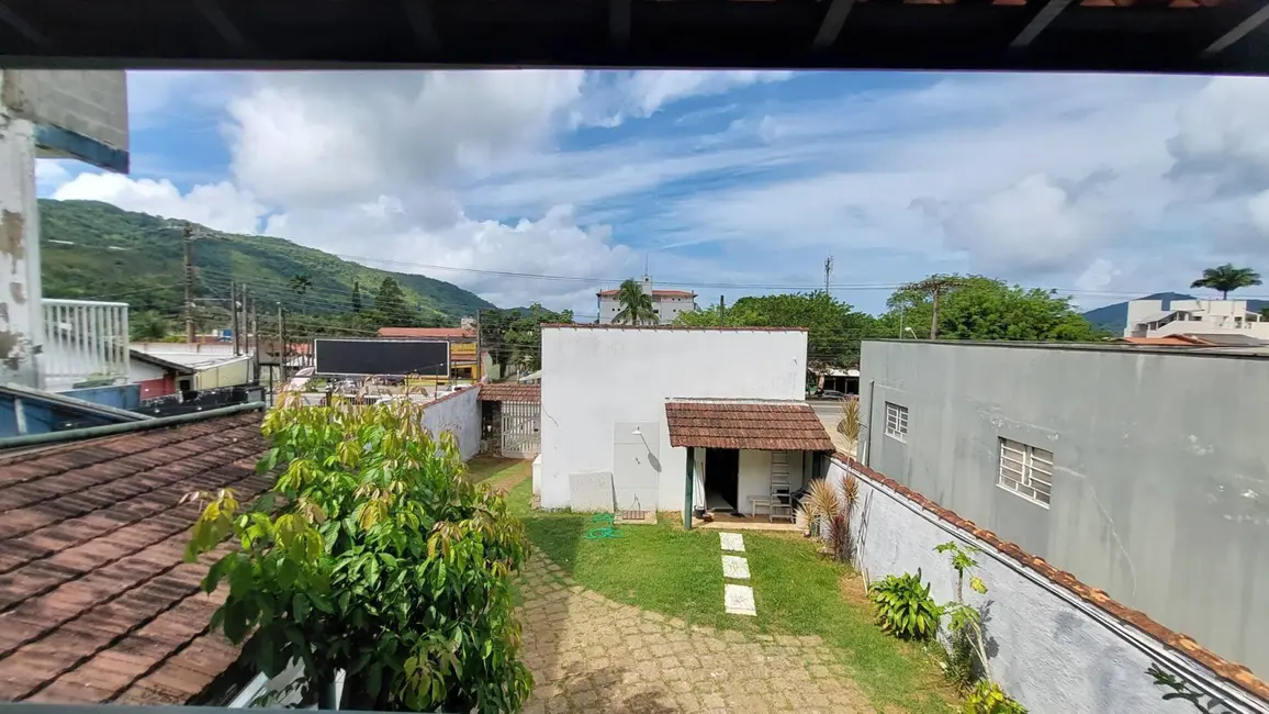 Foto 5 de Casa com 4 quartos à venda, 215m2 em Ubatuba - SP
