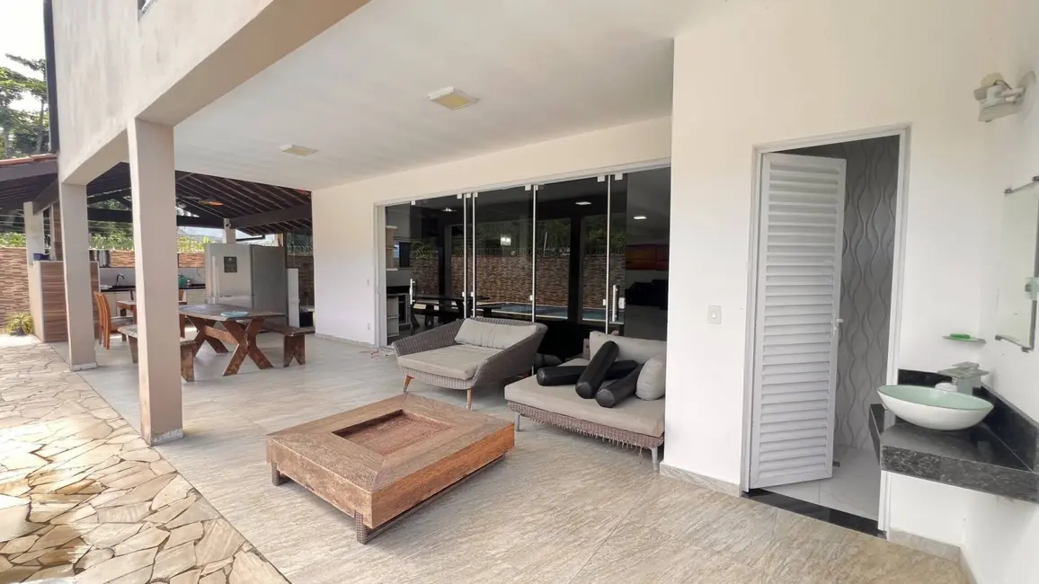 Foto 9 de Casa com 4 quartos à venda, 600m2 em Ubatuba - SP