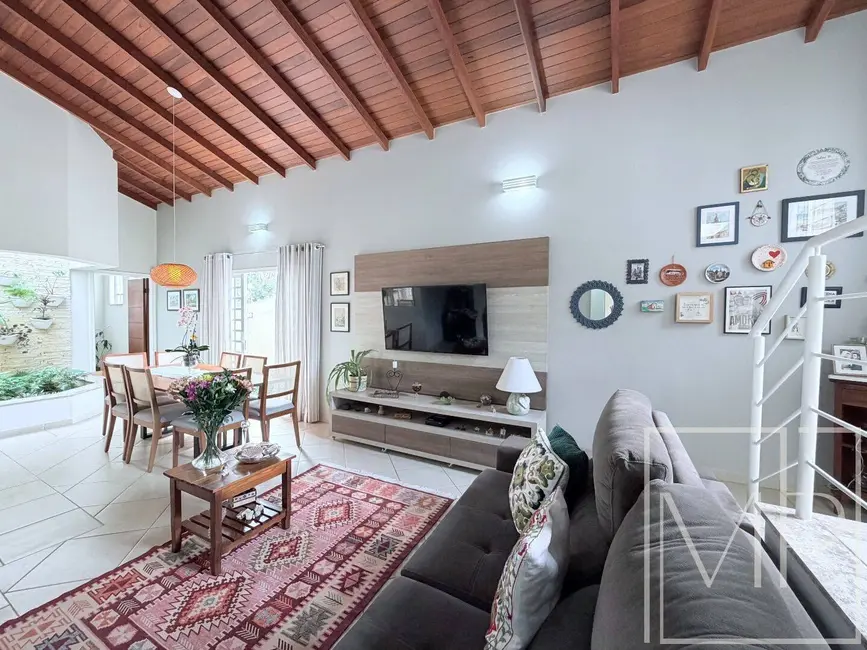 Foto 3 de Casa com 3 quartos à venda, 400m2 em Jardim dos Pinheiros, Atibaia - SP