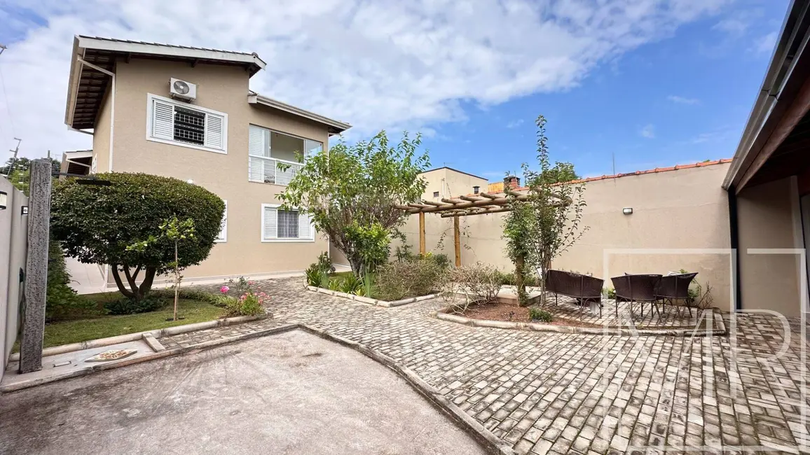 Foto 1 de Casa com 3 quartos à venda, 400m2 em Jardim dos Pinheiros, Atibaia - SP