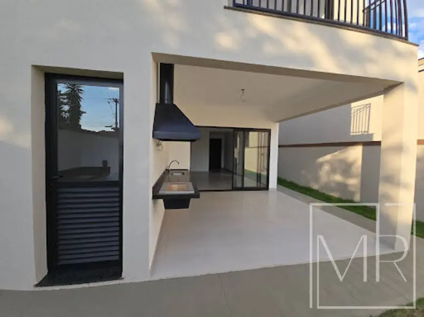 Casa com 3 quartos à venda, 280m2 em Vila Santista, Atibaia - SP - imagem 2 Foto 2 de Casa com 3 quartos à venda, 280m2 em Vila Santista, Atibaia - SP
