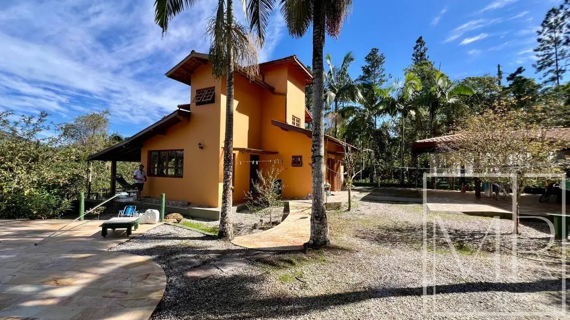 Foto 3 de Casa com 3 quartos à venda, 1677m2 em Ubatuba - SP