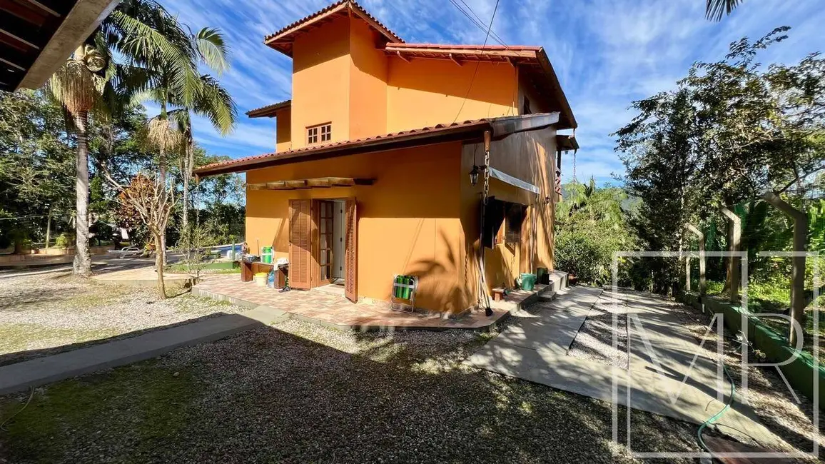 Foto 4 de Casa com 3 quartos à venda, 1677m2 em Ubatuba - SP