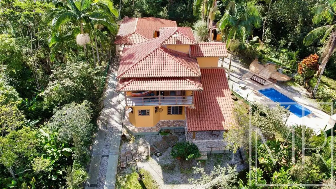 Foto 1 de Casa com 3 quartos à venda, 1677m2 em Ubatuba - SP
