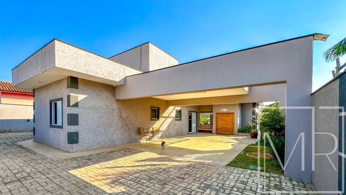 Casa com 3 quartos à venda, 2000m2 em Jardim Estância Brasil, Atibaia - SP - imagem 8 Foto 8 de Casa com 3 quartos à venda, 2000m2 em Jardim Estância Brasil, Atibaia - SP