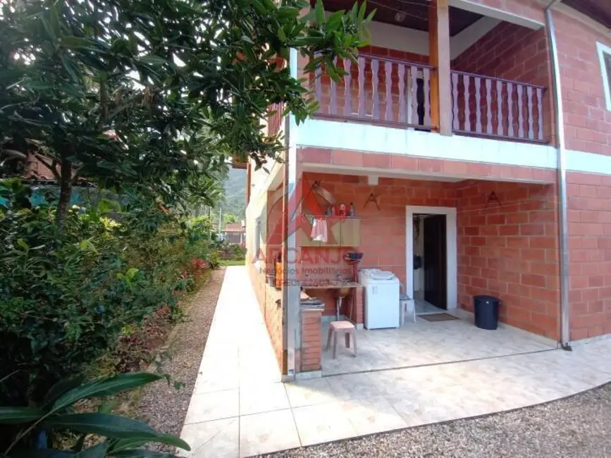 Casa com 4 quartos à venda, 220m2 em Ubatuba - SP - imagem 4 Foto 4 de Casa com 4 quartos à venda, 220m2 em Ubatuba - SP